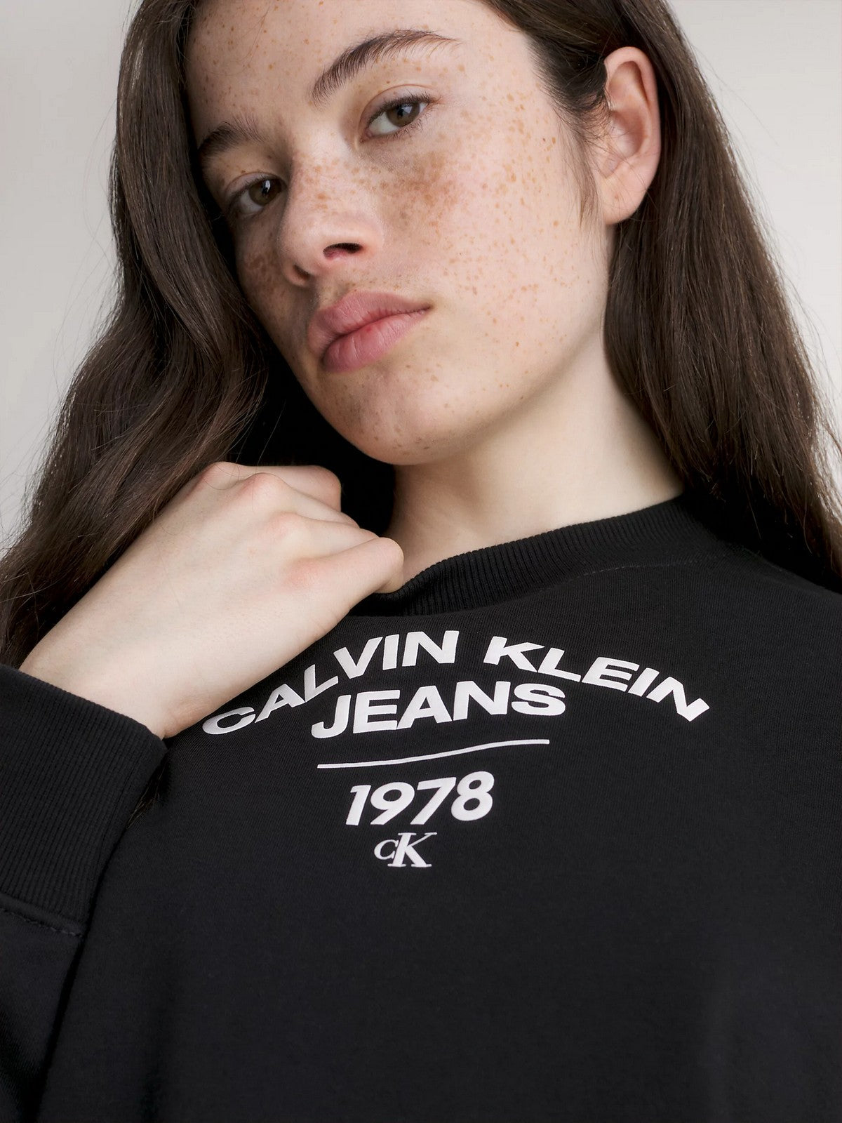 CALVIN KLEIN Sweatshirt pour femmes J20J221334 BEH Noir
